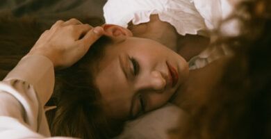 caricias romanticas y seductoras