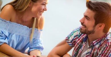 lenguaje corporal enamorado hombre